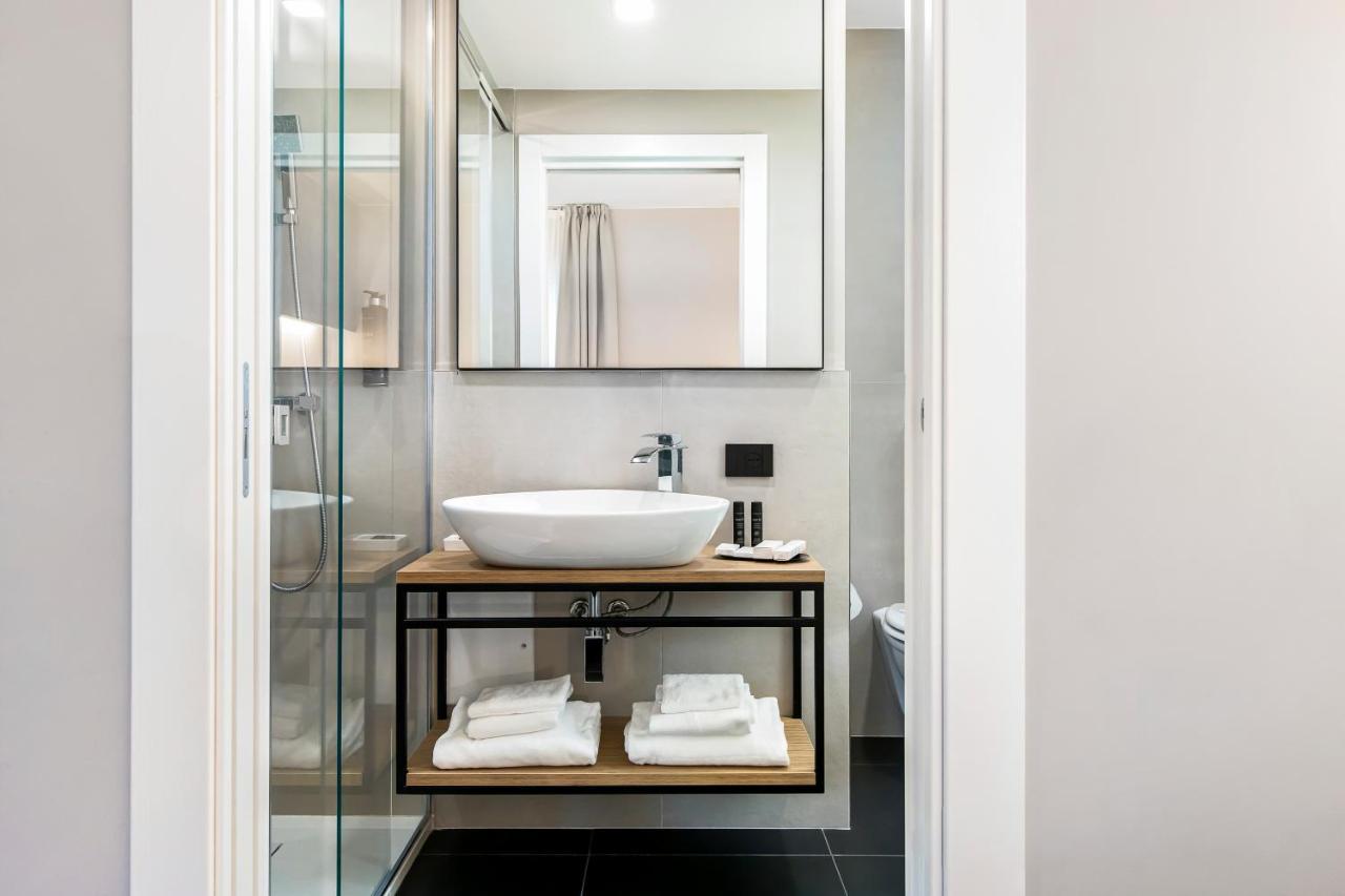 Reflection Boutique Hotels Тосколано-Мадерно Экстерьер фото